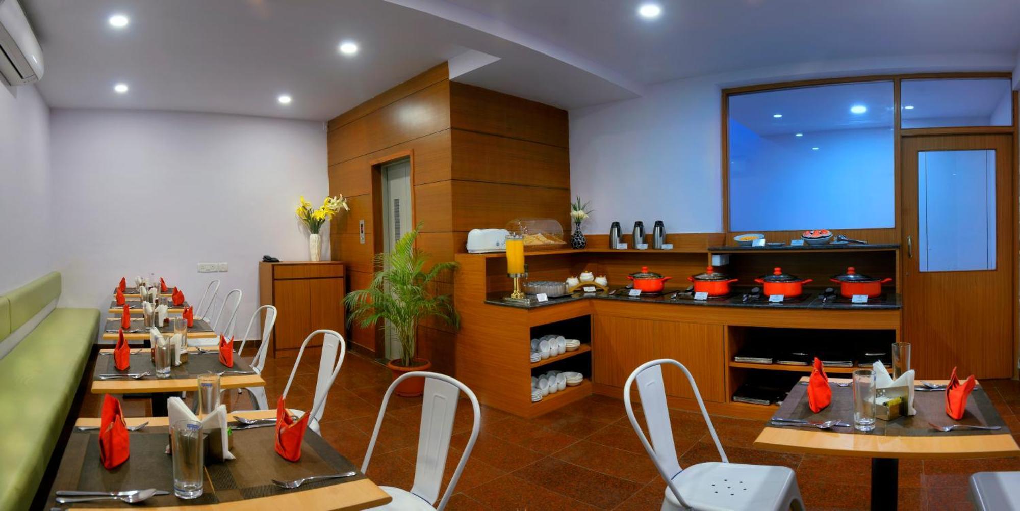 Treehouse Neptune Inn 帕纳吉 外观 照片